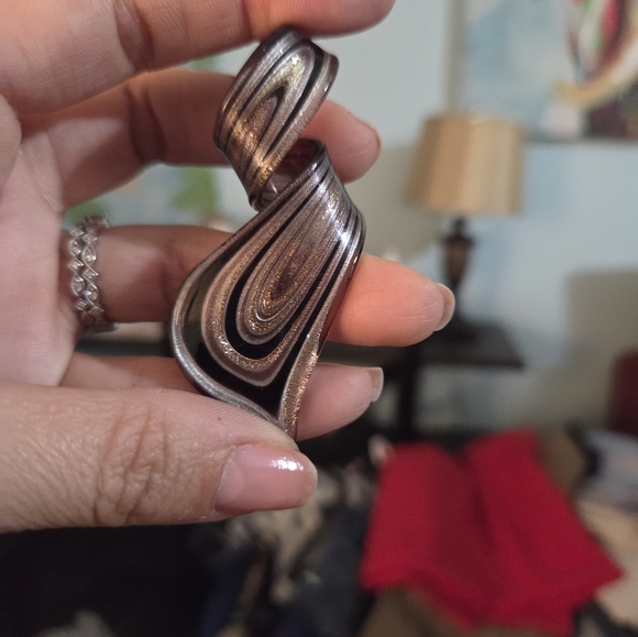 Elegant Black and Bronze/Purple Hues Necklace With Glass Pendant - Picture 7 of 12